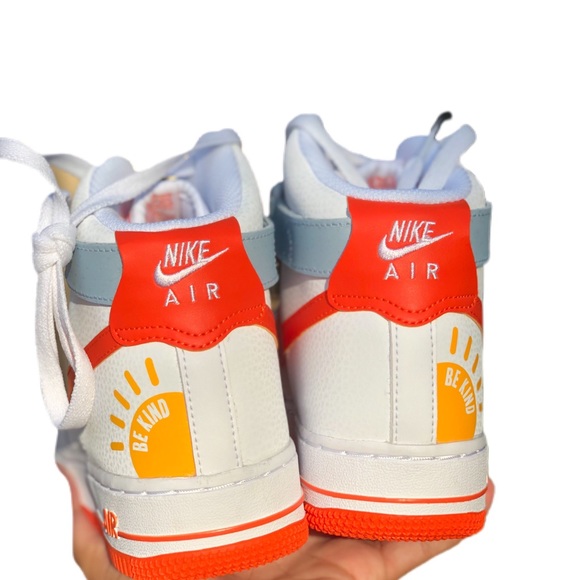 Nike Air Force 1 High - Picture 2 of 3